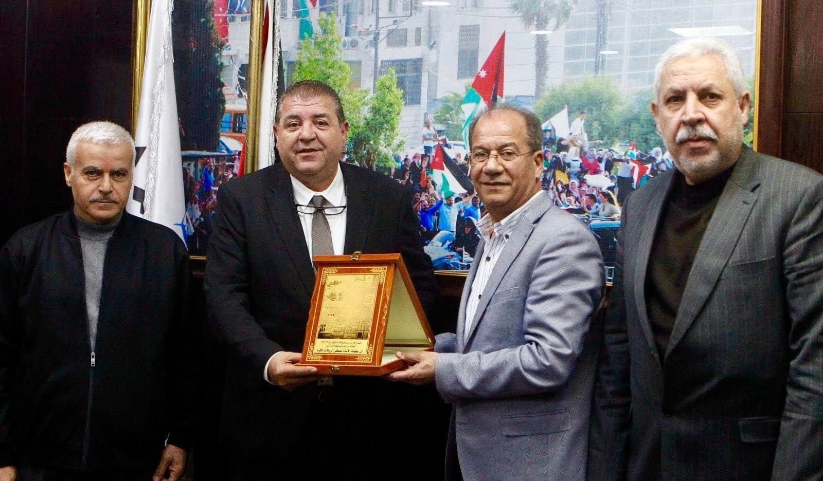 جريدة الدستور تكرم رئيس تحريرها السابق
