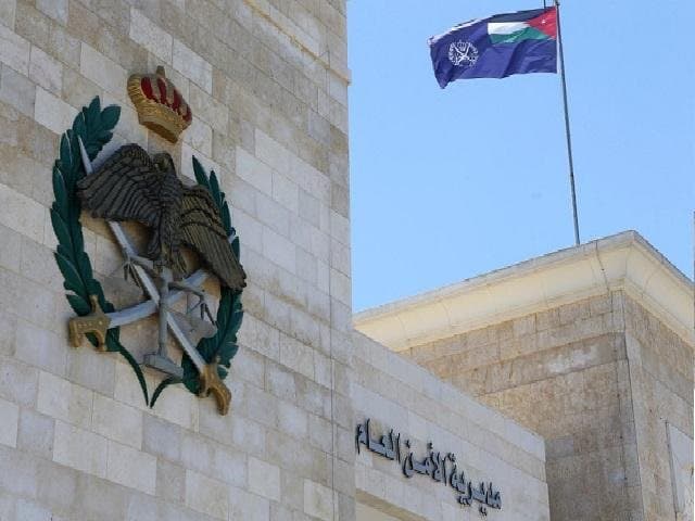 حدث يقتل صديقه ويصيب والده في قبضة الأمن