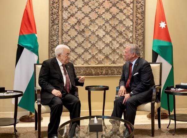 الملك والرئيس الفلسطيني يبحثان مجمل الأوضاع في الأراضي الفلسطينية