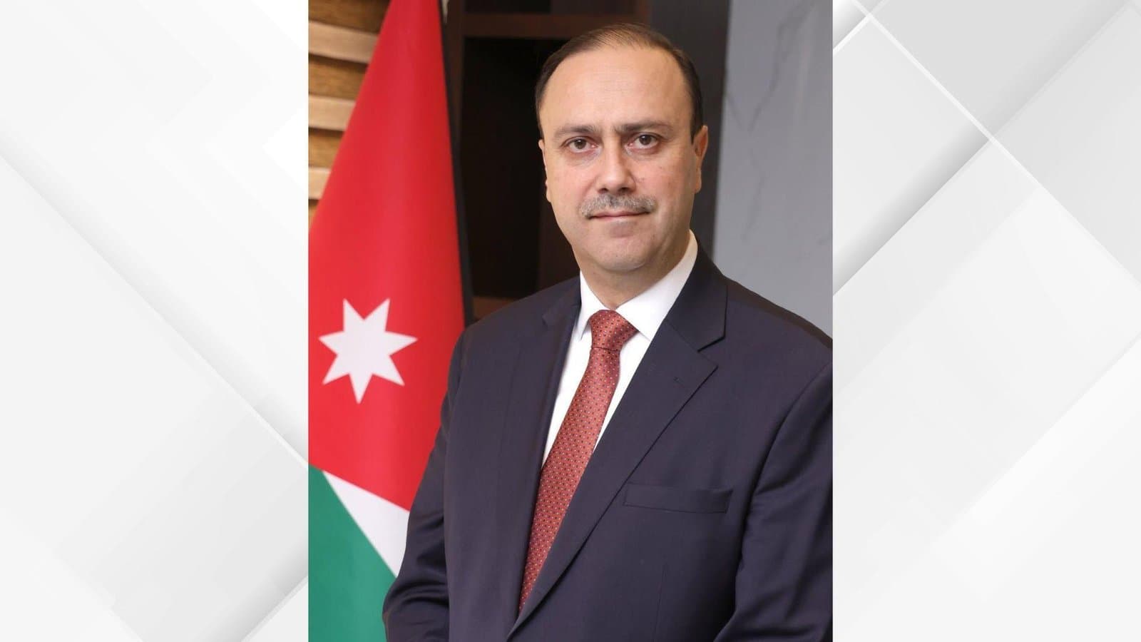 وزير الاتصال الحكومي يهنئ عمال الأردن بعيدهم