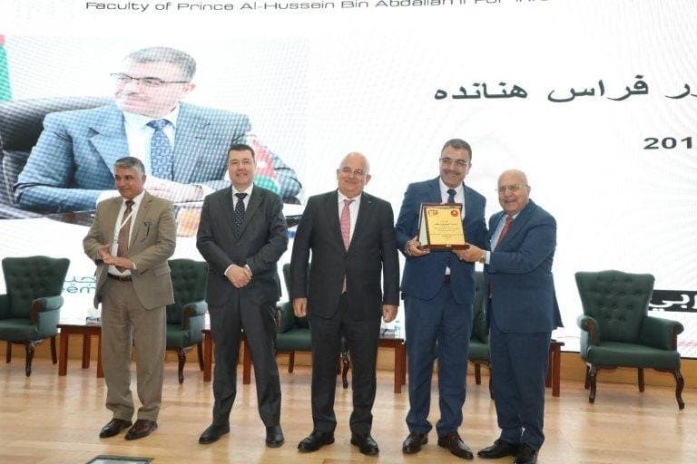الجامعة الهاشمية تكرّم الهناندة في اليوبيل الفضي لكلية الأمير الحسين بن عبدالله الثاني لتكنولوجيا المعلومات
