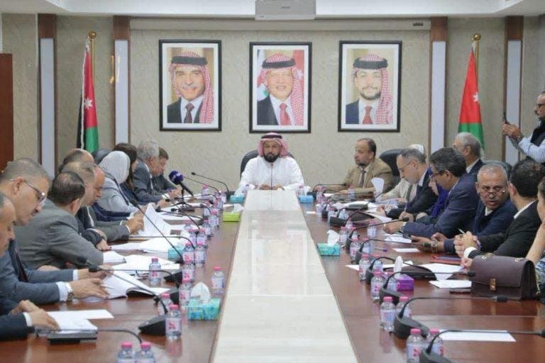 رئيس جامعة عجلون الوطنية يشارك في مناقشات مشروع القانون المعدل لقانون الجامعات الأردنية