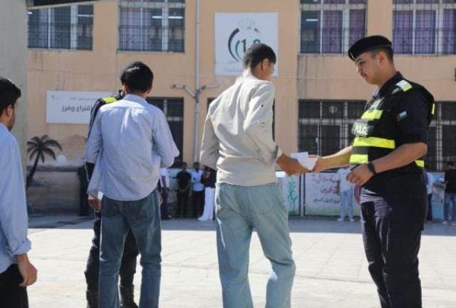 عبر طلبة الثانوية العامة "التوجيهي" عن ارتياحهم بعد انتهاء امتحانهم الأول