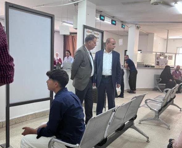 وزير الداخلية يتفقد محافظة الكرك ومديرية أحوال وجوازات الكرك