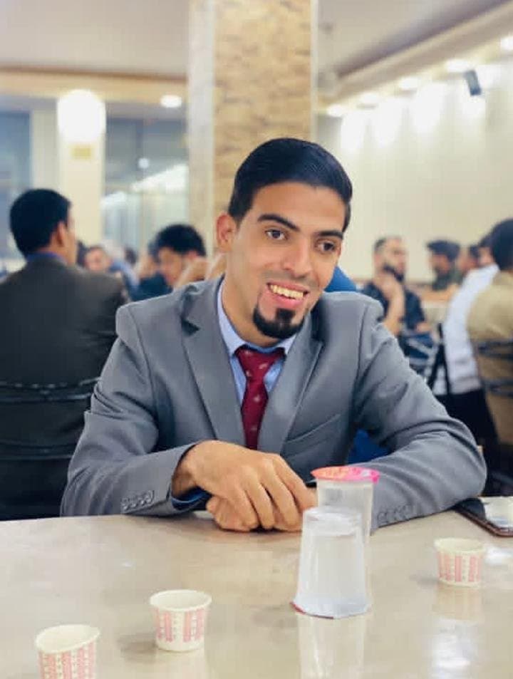 عمر الزبيدي.. حين تتحول الإرادة إلى رسالة إعلامية