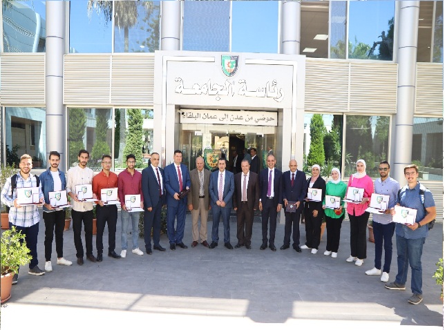 العجلوني يكرم طلبة البلقاء التطبيقية ومشرفيهم الفائزين في مسابقة Fire Fighter contest 2022