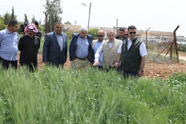 الحنيفات يطلع على المشاريع البحثية المنفذة في محطة المشقر