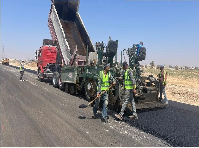 الاشغال: انهاء مشاريع ابنية وتعبيد طرق والفرق الميدانية تواصل اعمال الصيانة في مواقع مختلفة