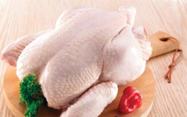 وزير الزراعة يكشف سبب اختفاء الدجاج من الاسواق الأردنية