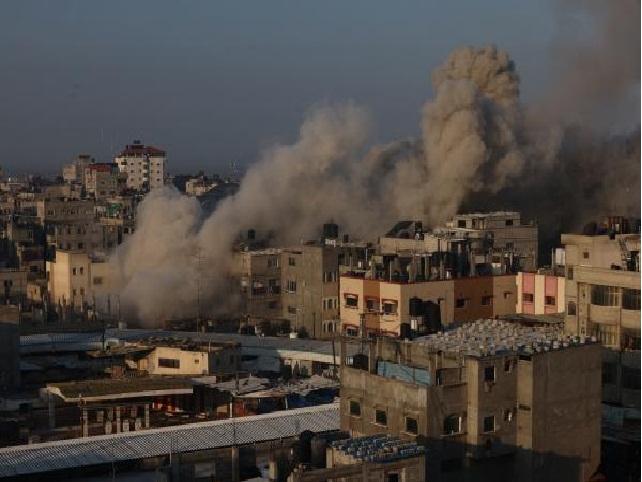 267 يوم للحرب .. الاحتلال يكثف قصفه على غزة