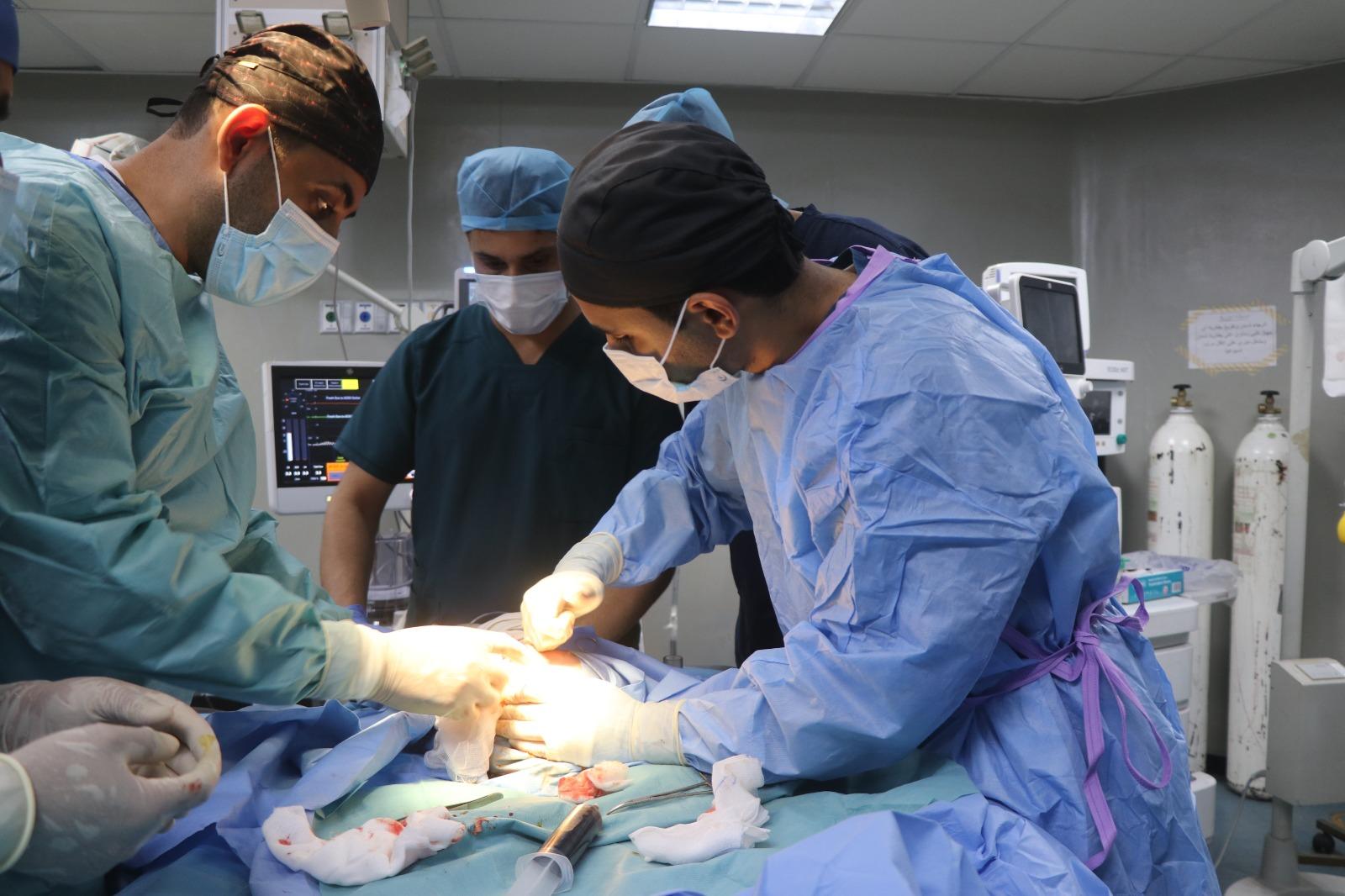 المستشفى الميداني الأردني غزة /79 يجري عملية جراحية لطفل رضيع