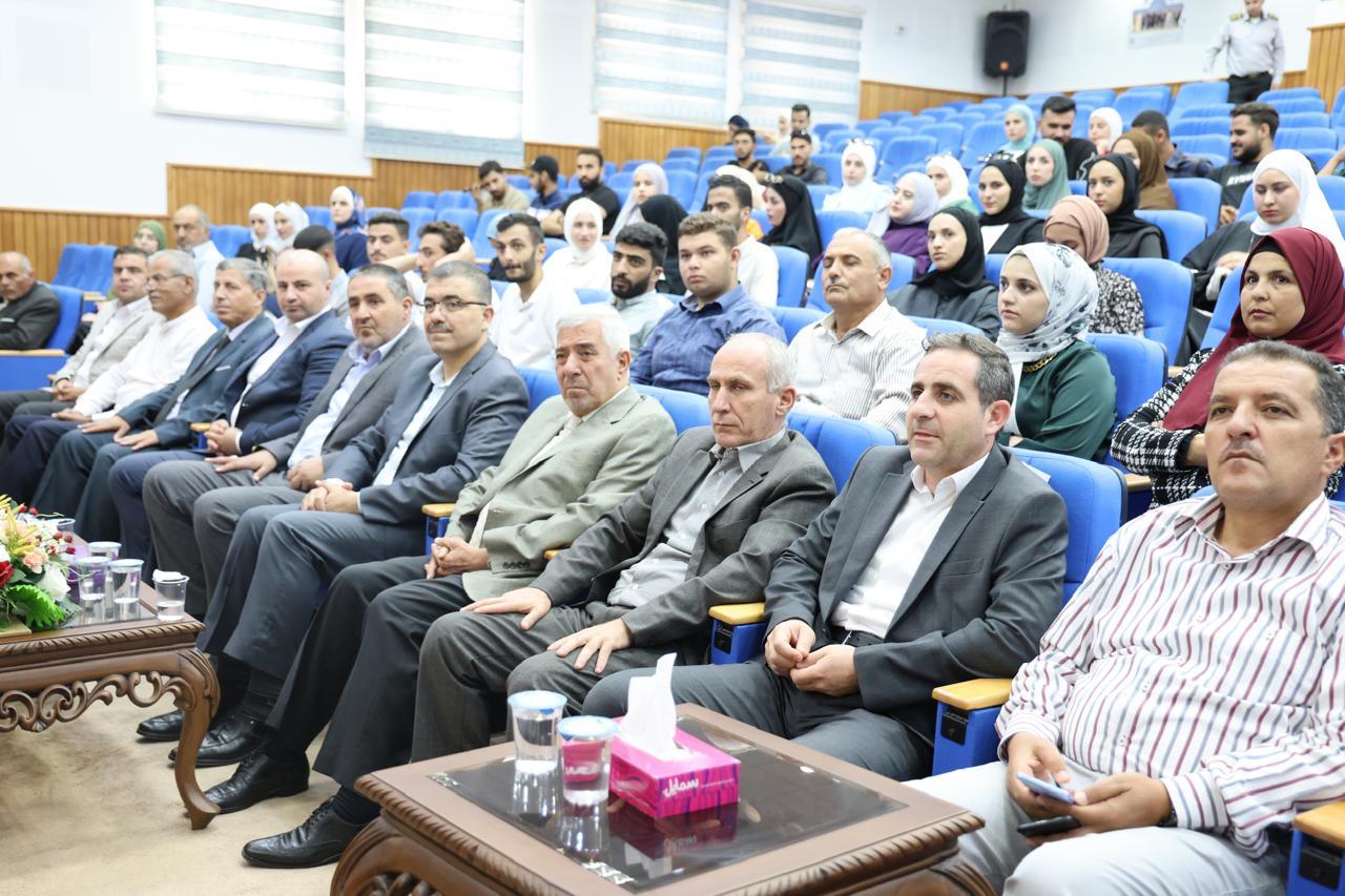 شهادات تقدير للمشاركين بالدورة الثانية لمركز الذكاء الاصطناعي في جامعة عجلون الوطنية