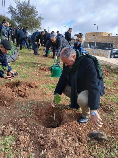 مدير أوقاف عجلون يشارك في فعالية يوم الشجرة