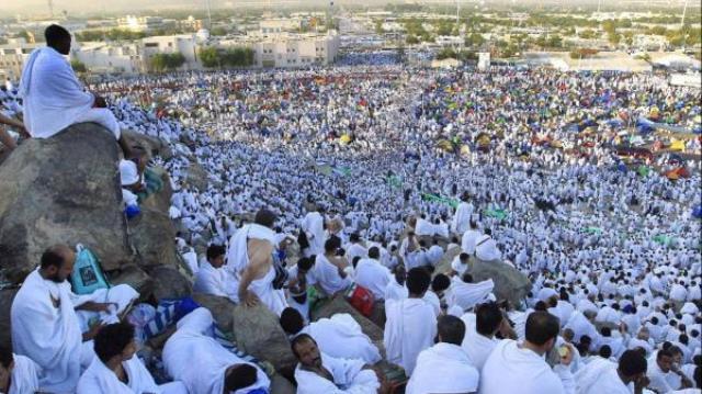 الأوقاف تدعو مسجلين للحج إلى استلام تصاريحهم