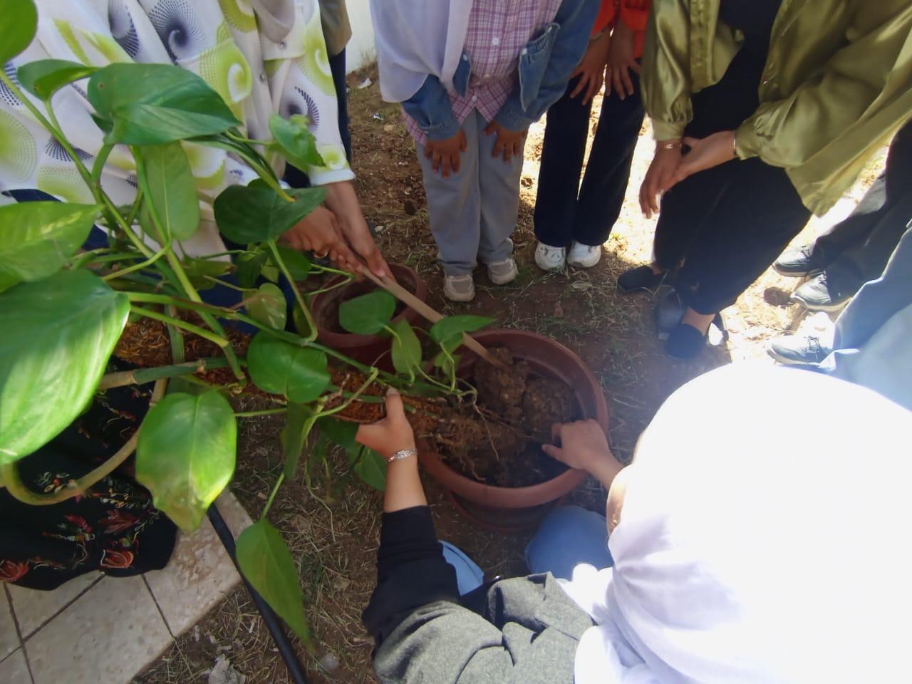 مركز شابات راكين ينظم محاضرة حول الأمن الغذائي والزراعي