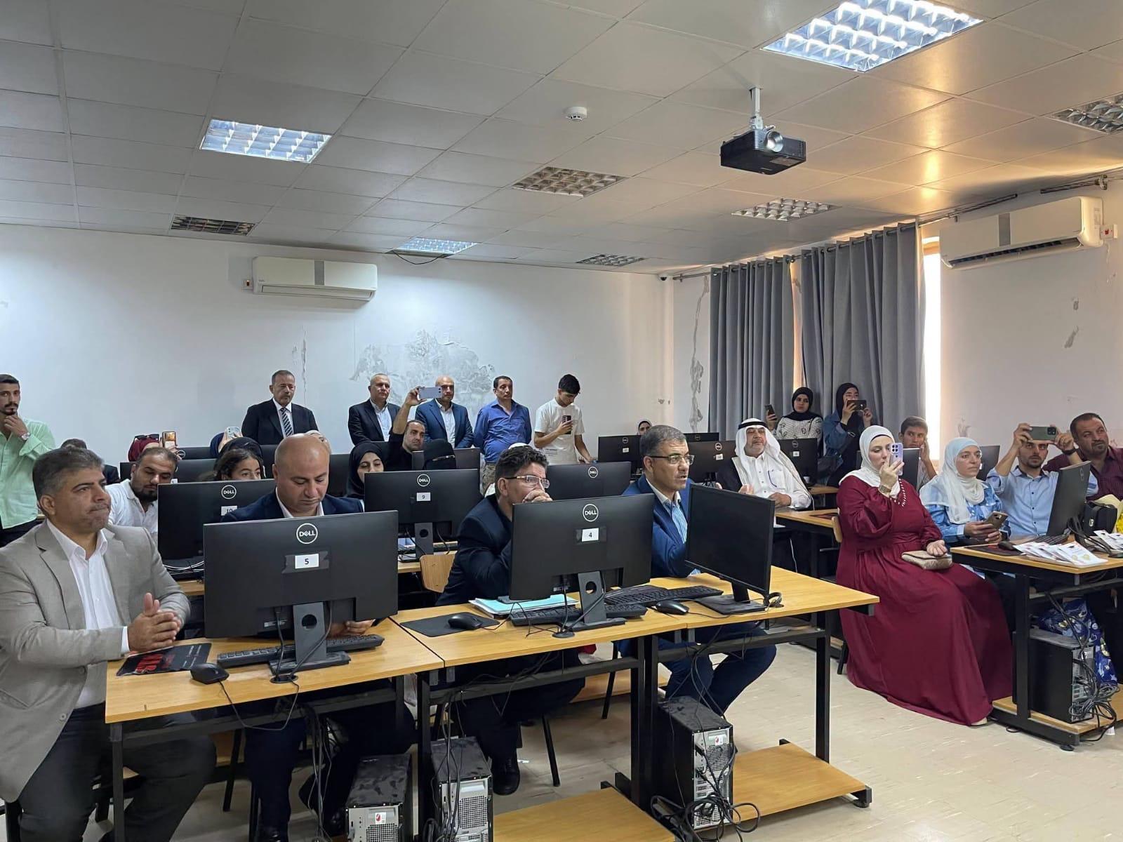 الهناندة يطّلع على مشاريع تخرج مبتكرة تعكس تميز وإبداع طلبة جامعة عجلون الوطنية