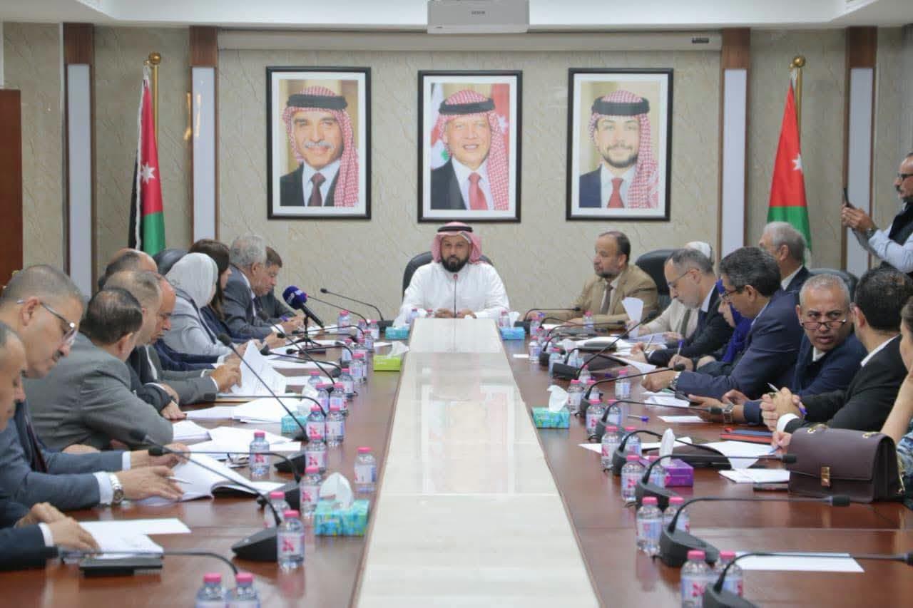 رئيس جامعة عجلون الوطنية يشارك في مناقشات مشروع القانون المعدل لقانون الجامعات الأردنية