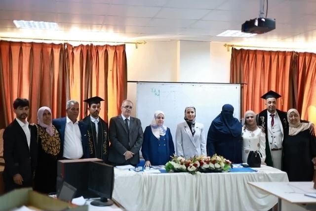 مناقشة مشاريع تخرج طلبة الهندسة المدنية في جامعة عجلون الوطنية