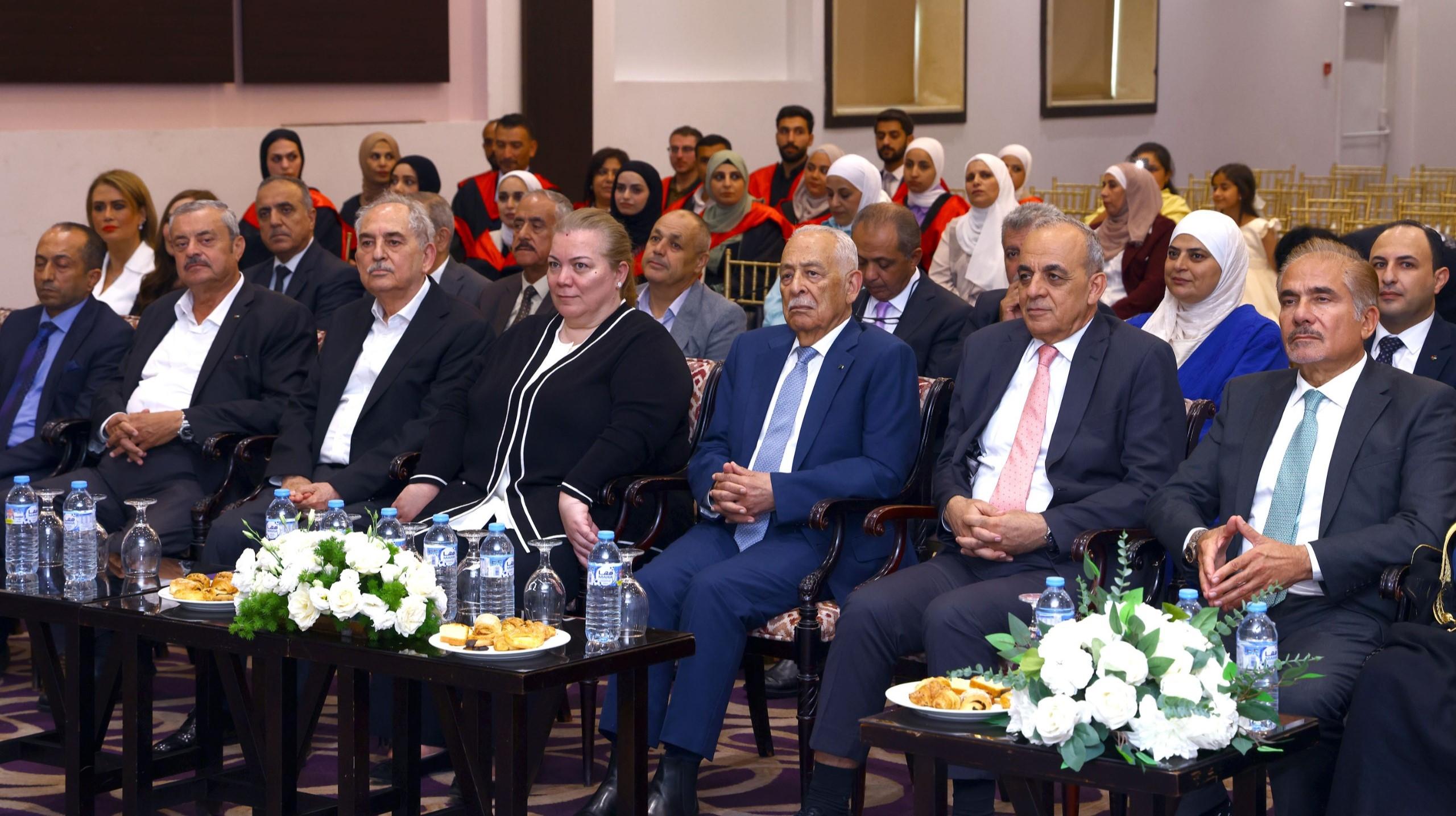العيسوي يرعى حفل تخريج دورة الدليل السياحي لأبناء الكرك