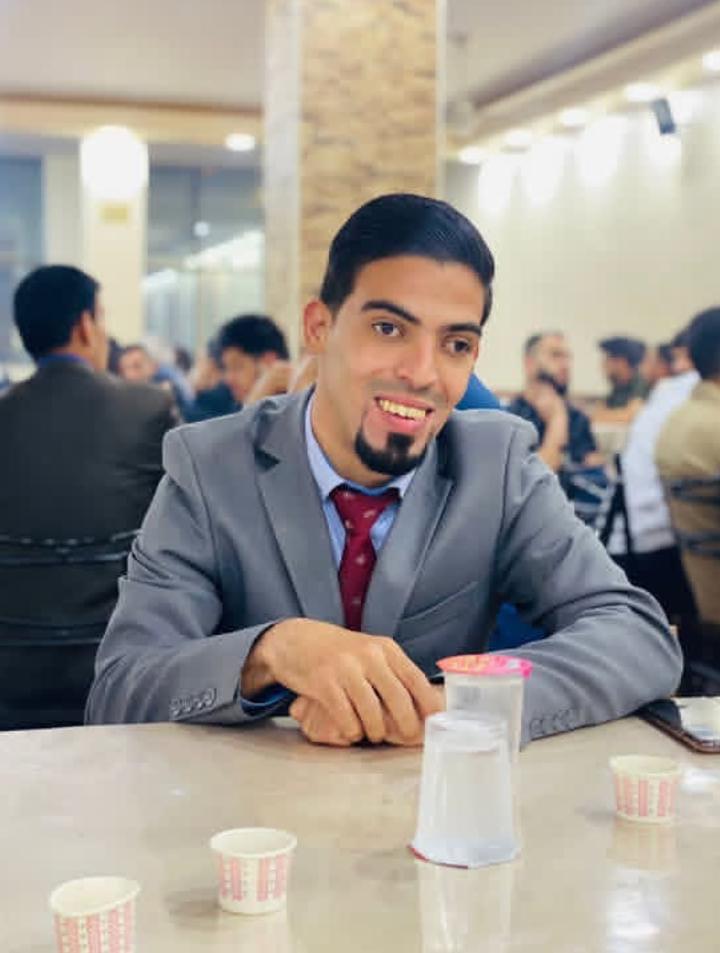 عمر الزبيدي.. حين تتحول الإرادة إلى رسالة إعلامية
