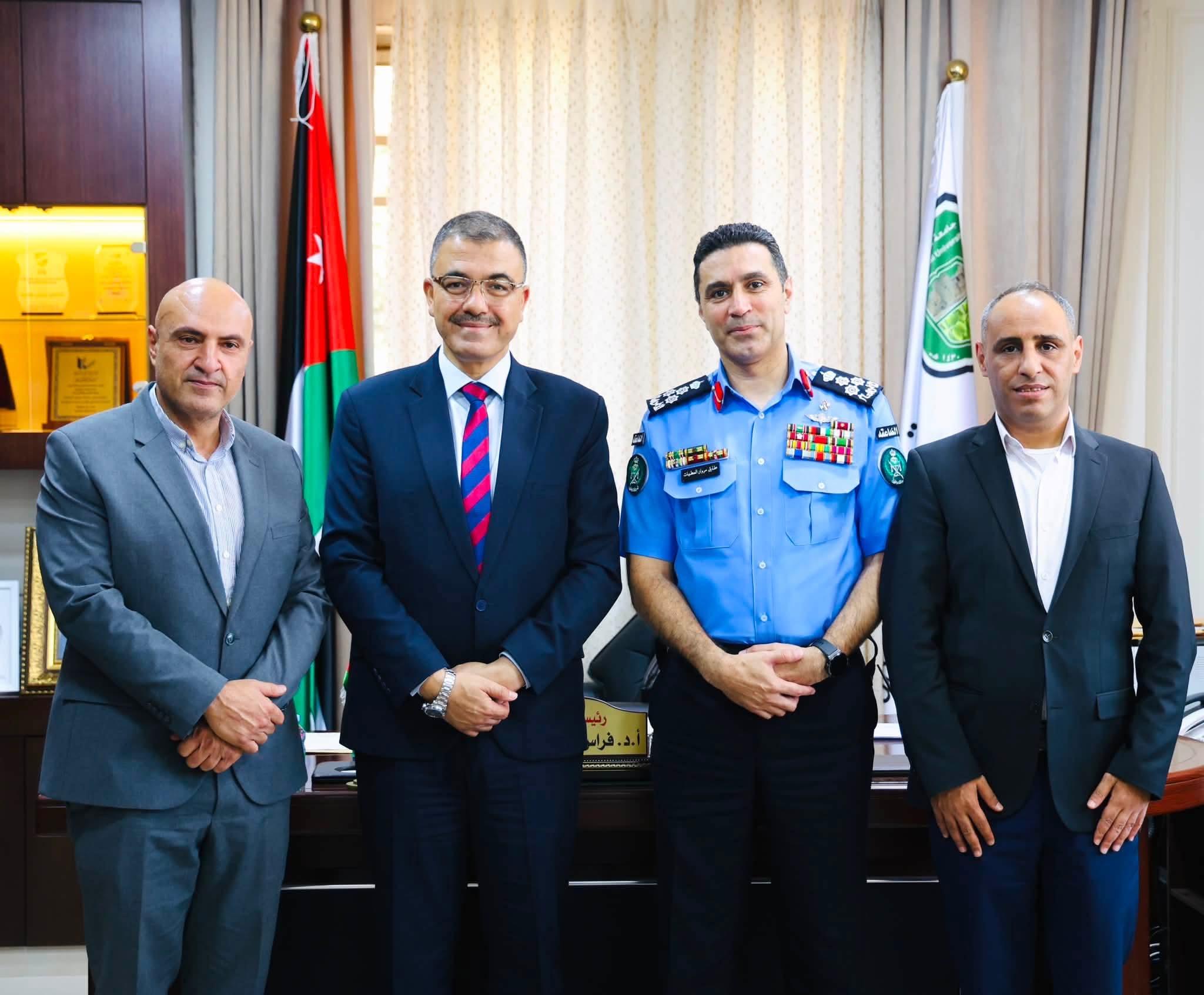 مدير شرطة عجلون يزور جامعة عجلون الوطنية ويلتقي رئيسها